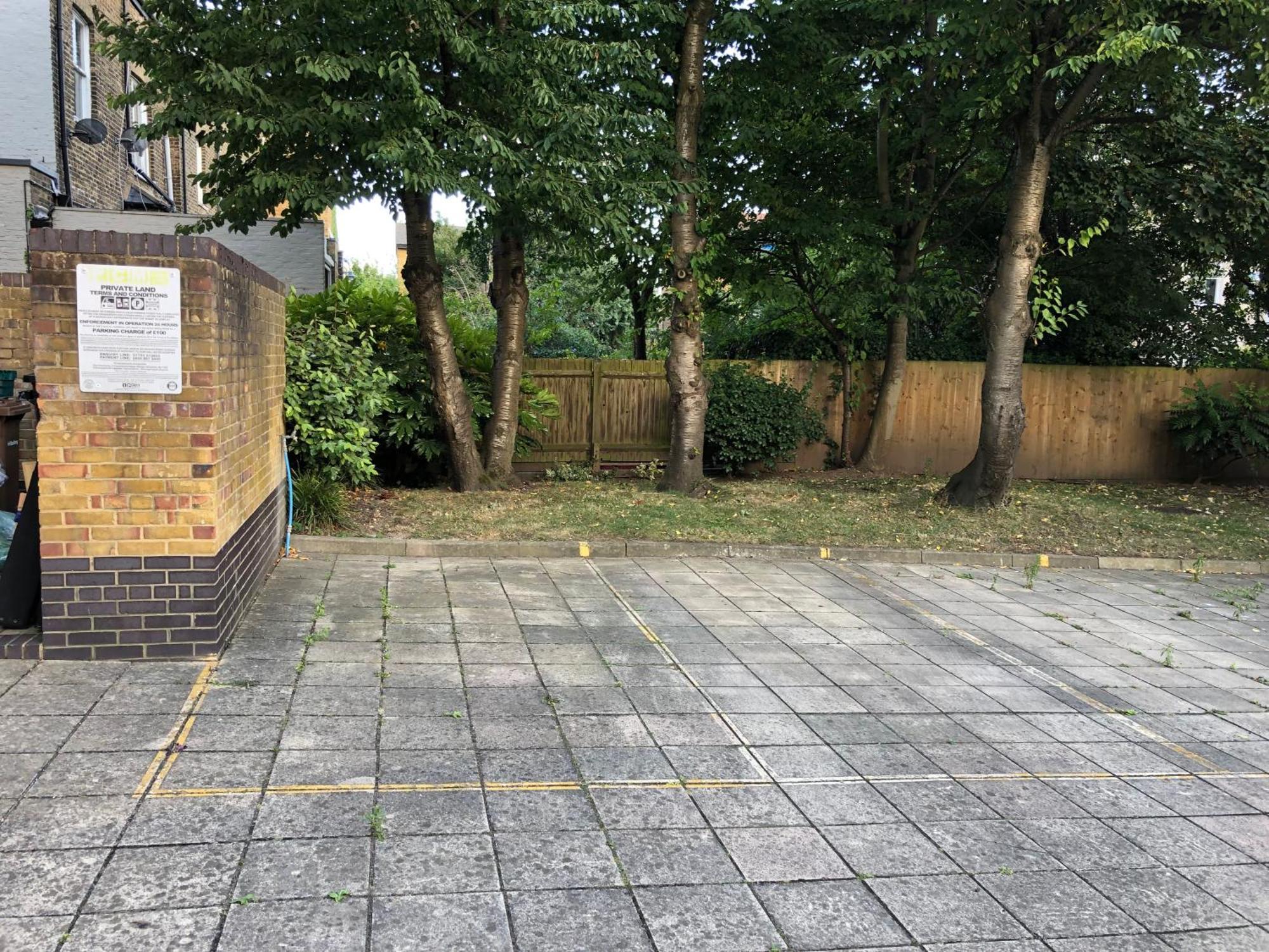 Cosy 2 Bedroom Flat In Manor House Londra Exterior foto